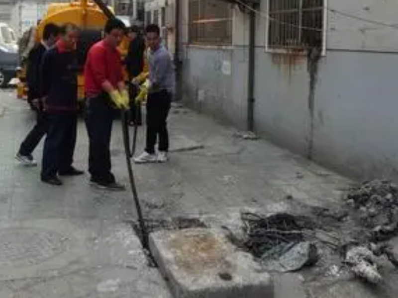 洪山区下水道堵了不用急，专业师傅到家来帮你
